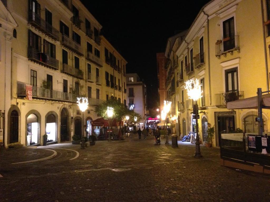 Zelzar Salerno Centro Hotel Exterior photo